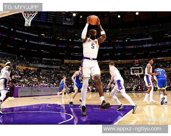 马祖拉点评豪泽近期状态投篮低迷但防守和篮板表现可圈可点