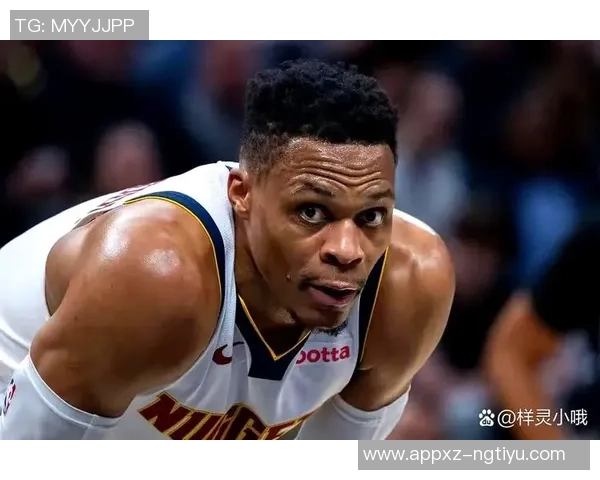 布克称赞吉莱斯皮影响力显著威少防守表现出色训练刻苦 布克称赞吉莱斯皮影响力显著威少防守表现出色训练刻苦