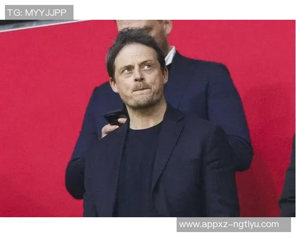 阿贾克斯俱乐部球探与引援主管凯文德朗宣布辞职引发关注 阿贾克斯俱乐部球探与引援主管凯文德朗宣布辞职引发关注